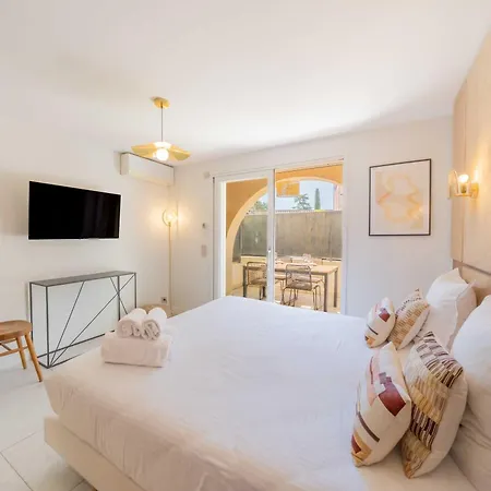 Charming With A Balcony - شقة سان تروبيه